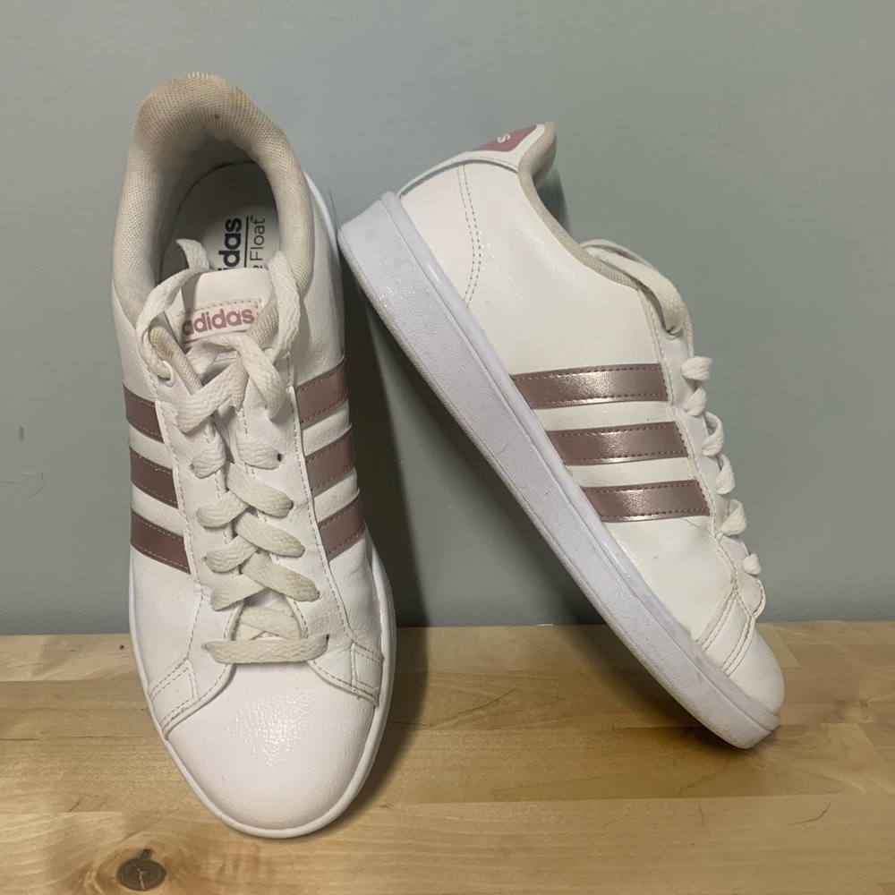 Adidas superstar size 9